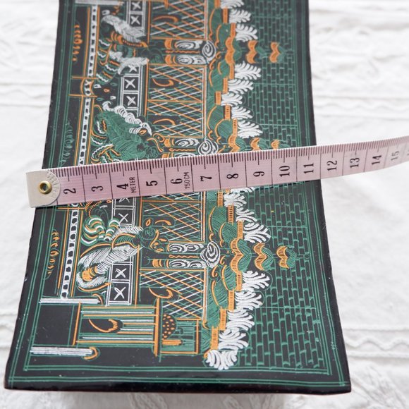 Laquered Keepsake Box - Picture 7 of 9